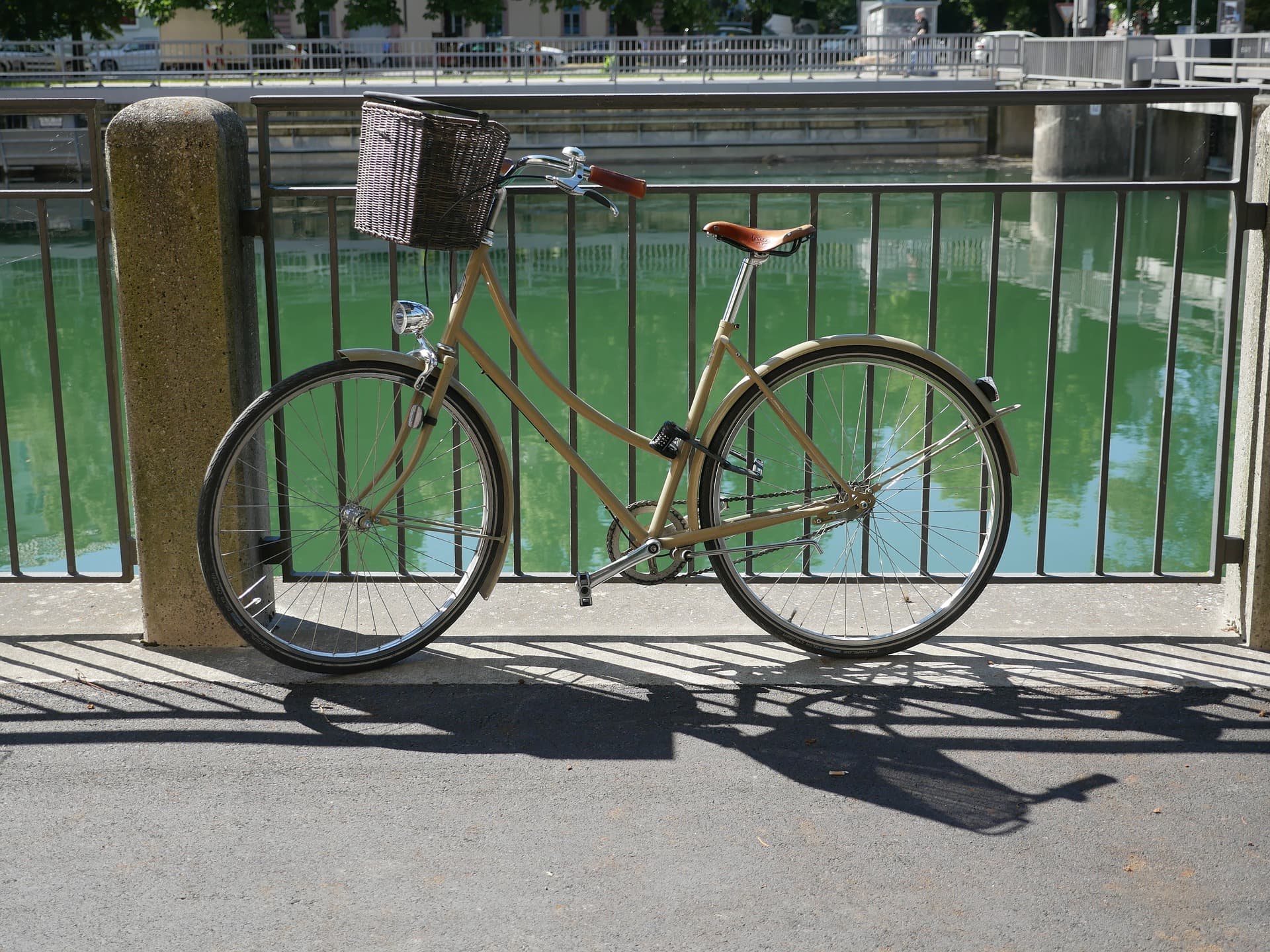 fahrrad abstellen nur für städtische mitarbeiter